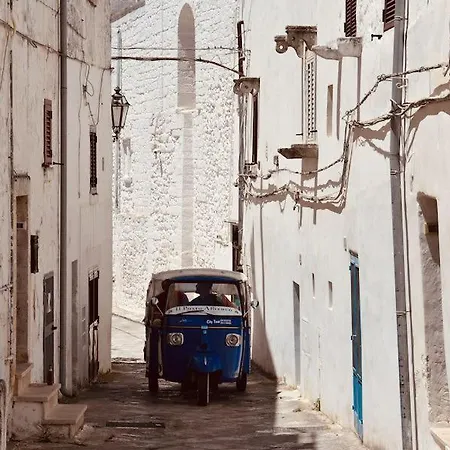 Apartment Abstract Ostuni