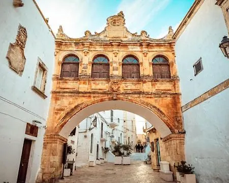 Abstract Ostuni